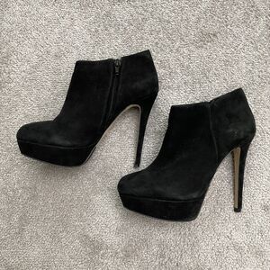 Aldo Suede High Heels Booty Ankle Boots Womens US 7.5 Eur 38 Black Zip Stilleto